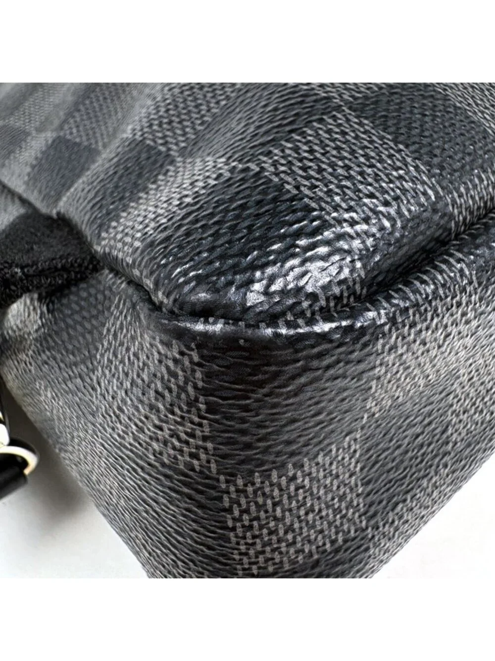 Louis Vuitton Avenue Sling Bag Damier Graphite Noir